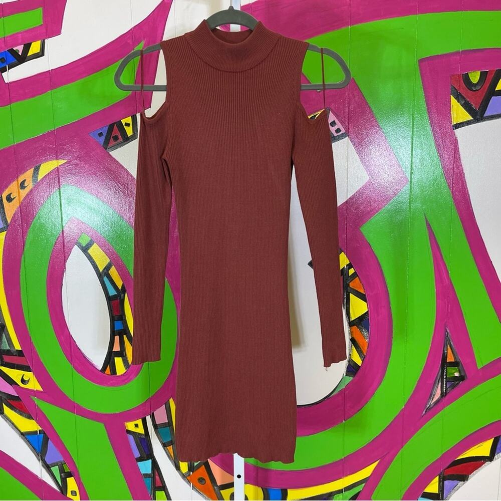 Ambiance, Ribbed Cold Shoulder Long Sleeve Sweater Dress. Size Medium.
